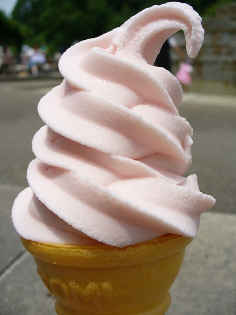 soft-ice-cream-cone-617724_640.jpg