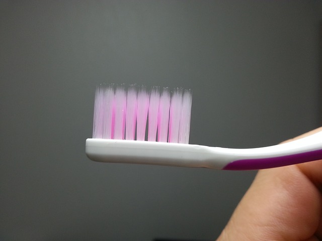 toothbrush-141105_640.jpg