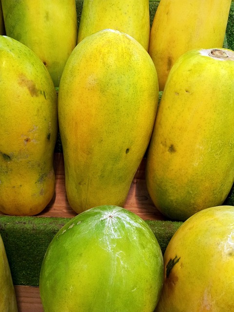 papaya-piles-for-sale-218892_640.jpg