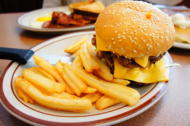 burger-74748_640.jpg